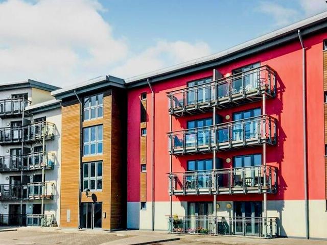 2 Bedroom Flat To Rent In St Stephens Court, Swansea, SA1