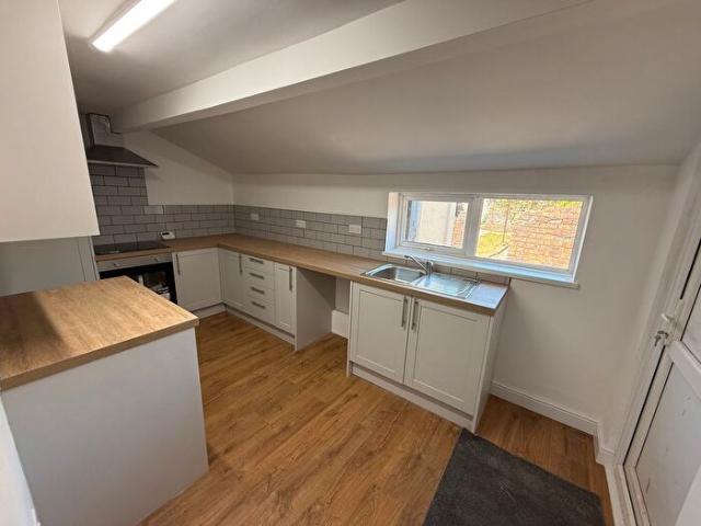 2 Bedroom Flat To Rent In St. Teilo Street, Swansea, SA4
