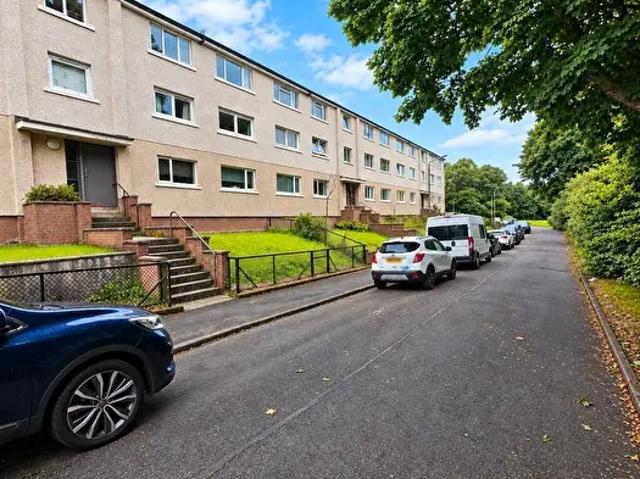 2 Bedroom Flat To Rent In Shandon Crescent, Alexandria, G83
