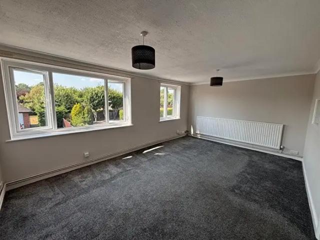 2 Bedroom Flat To Rent In Shelford Road, Radcliffe on trent, NG12