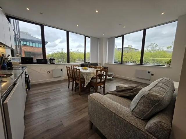 2 Bedroom Flat To Rent In Silbury Boulevard, Milton Keynes, MK9
