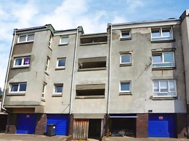 2 Bedroom Flat To Rent In Smithyends, Village, Cumbernauld, North Lanarkshire, G67