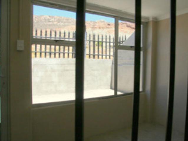 2 Bedroom Flat to Rent in Springbok Van Der Stel