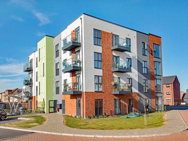 2 Bedroom Flat To Rent In The Avenue, Corby, NN17