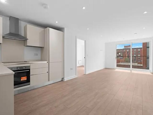 2 Bedroom Flat To Rent In The Burj, Green Street, Birmingham, B12