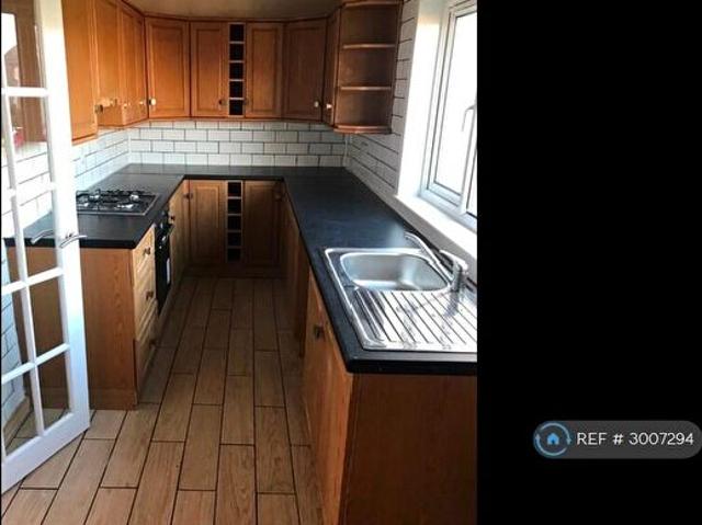 2 Bedroom Flat To Rent In Torbrex, Stirling, FK7
