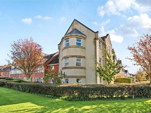 2 Bedroom Flat To Rent In Tower Court, Tower Hill, Witney, OX28