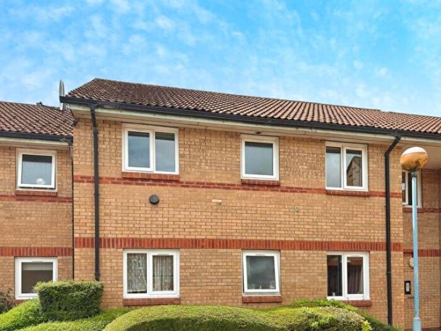 2 Bedroom Flat To Rent In Trawler Road, SA1