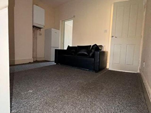 2 Bedroom Flat To Rent In Trinity Lane, Hinckley, LE10