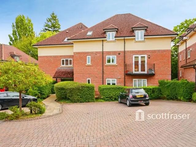 2 Bedroom Flat To Rent In Upper Meadow, Headington, Oxford, OX3
