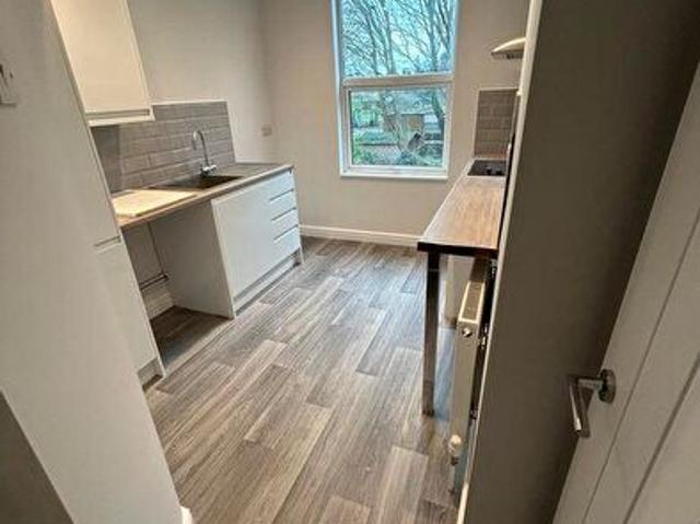 2 Bedroom Flat To Rent In Upper Holland Road, Sutton Coldfield, West Midlands, B72
