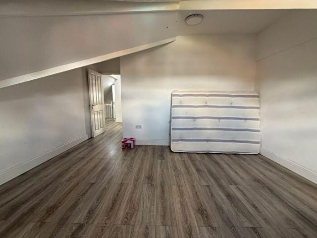 2 Bedroom Flat To Rent In Uppingham Road, Leicester, LE5