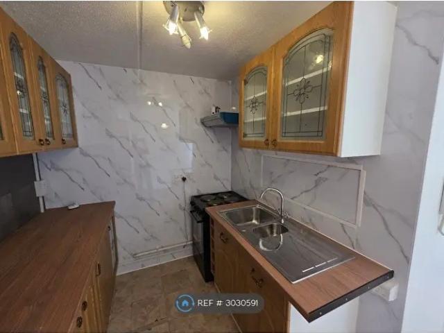 2 Bedroom Flat To Rent In Wycliffe End, Aylesbury, HP19
