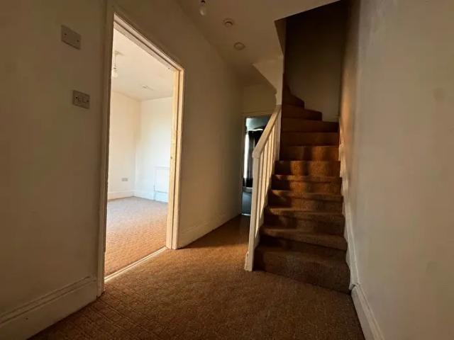 2 Bedroom Flat To Rent In Warwick Road, Birmingham, B11