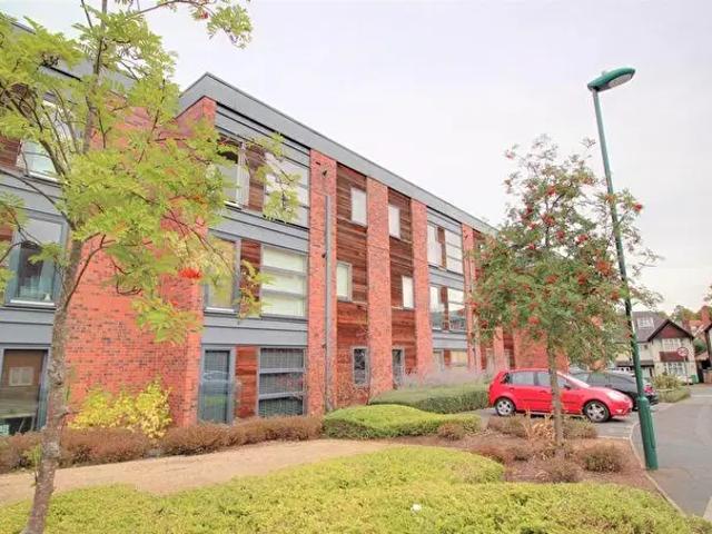 2 Bedroom Flat To Rent In Watermark Close, Carrington, NG5