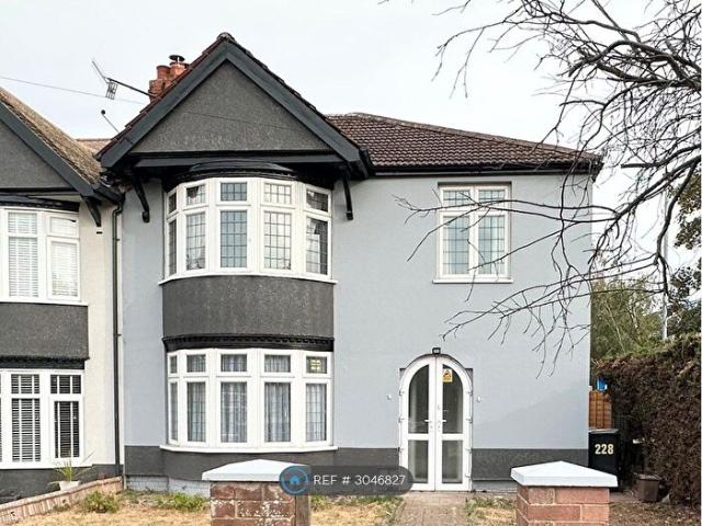 2 Bedroom Flat To Rent In Weedon Road, Northampton, NN5