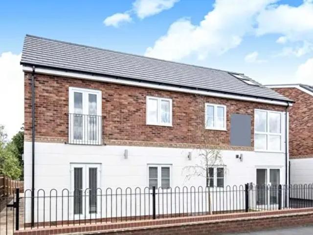 2 Bedroom Flat To Rent In Westbury Avenue, Newport Pagnell, MK16