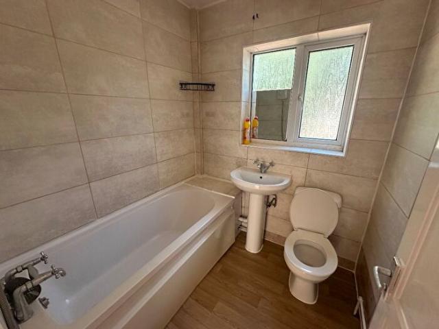 2 Bedroom Flat To Rent In Western View, Northampton, NN1
