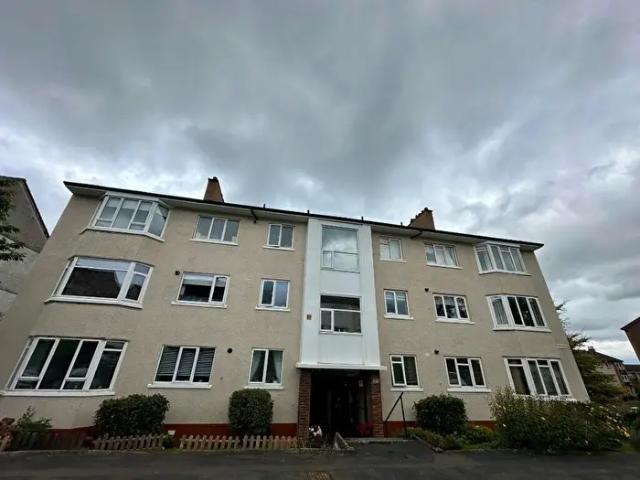 2 Bedroom Flat To Rent In Weymouth Drive,, Flat, G12