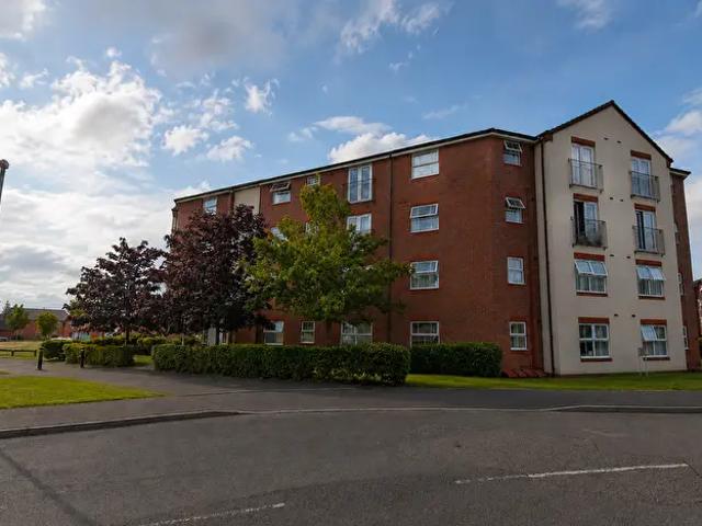 2 Bedroom Flat To Rent In Wharf Lane, Solihull, B91