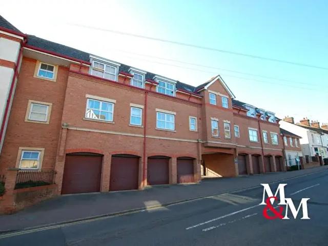 2 Bedroom Flat To Rent In Willow House, LU7