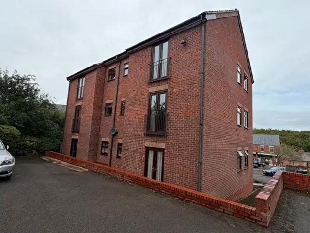 2 Bedroom Flat To Rent In Winston Close, Woodford Halse, NN11