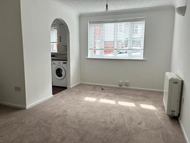 2 Bedroom Flat To Rent In Woburn, B77