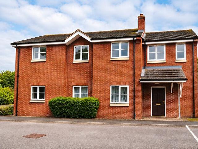 2 Bedroom Flat To Rent In Wooton Court, New Bradwell, Milton Keynes, MK13
