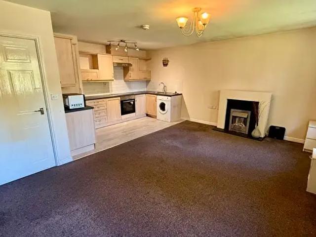 2 Bedroom Flat To Rent In Yardley Wood Road, Birmingham, B14