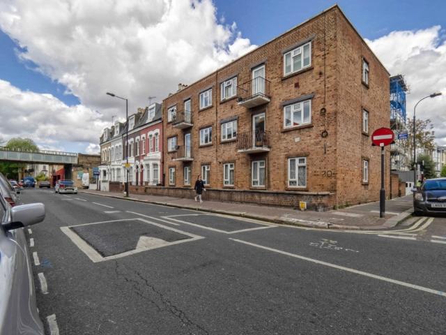 2 Bedroom Flat To Rent in
