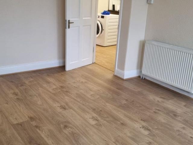 2 Bedroom Flat To Rent RM5, 2 bed flat to rent, £1,650 pcm | PrimeLocation