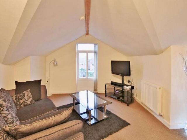 2 bedroom flat to rent