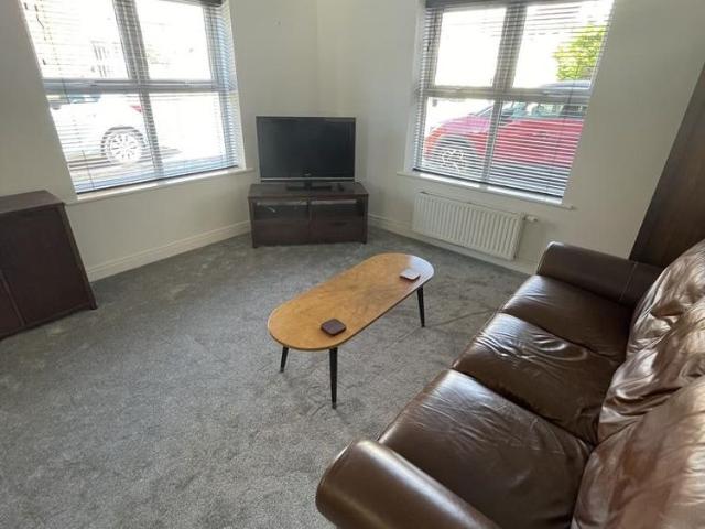 2 bedroom flat to rent