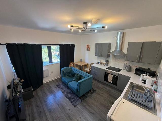 2 bedroom flat to rent