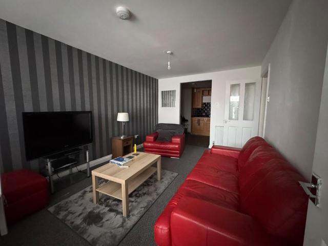 2 bedroom flat to rent