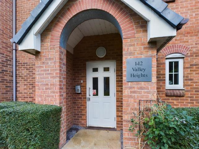 2 bedroom flat to rent