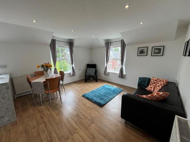 2 bedroom flat to rent
