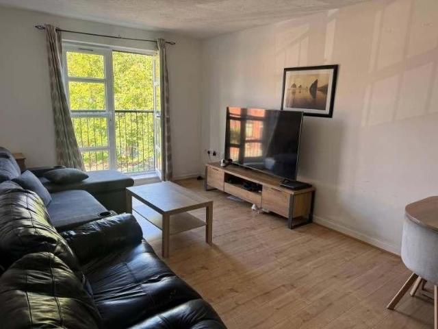 2 bedroom flat to rent