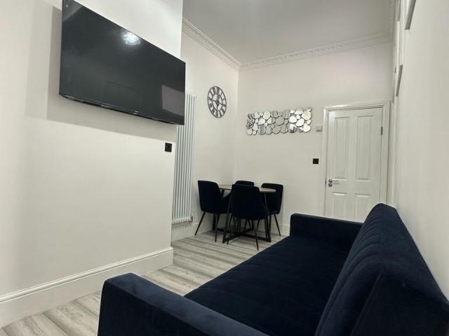 2 bedroom flat to rent
