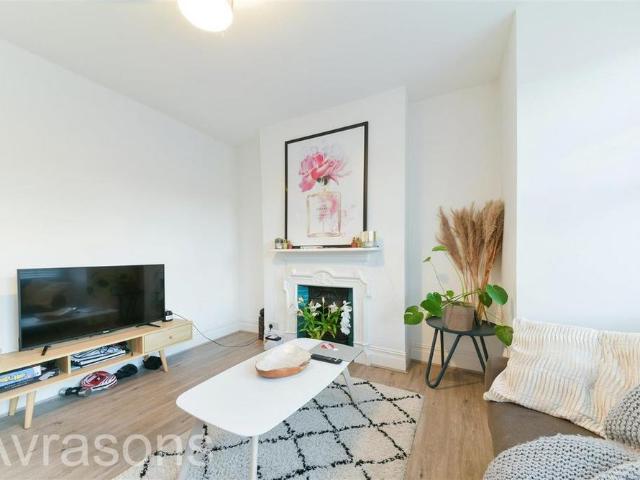 2 bedroom flat to rent