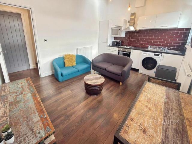2 bedroom flat to rent