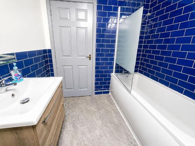 2 bedroom flat to rent