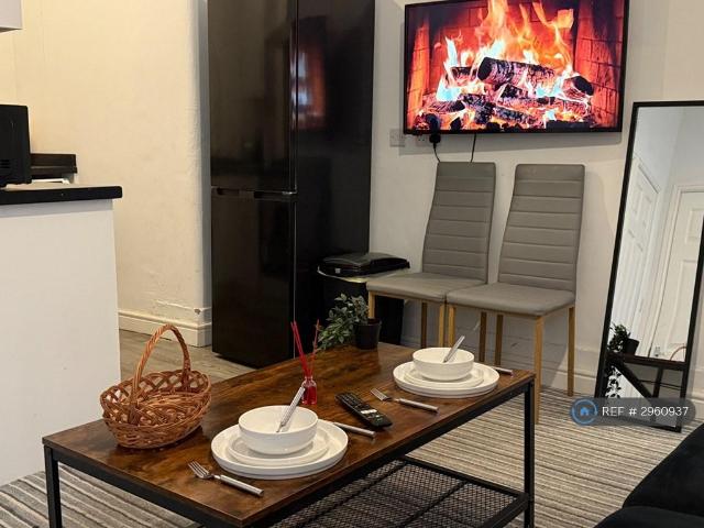 2 bedroom flat to rent
