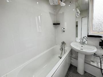 Flat to rent in Vanguard Street G81 Clydebank - Equipped kitchen