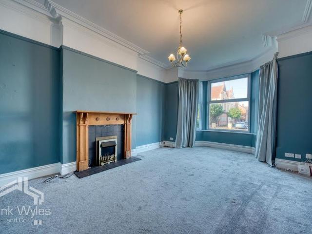 2 bedroom flat to rent