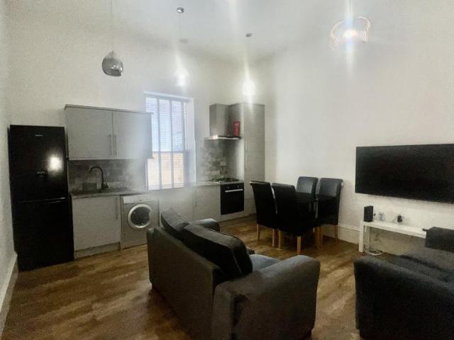 2 bedroom flat to rent