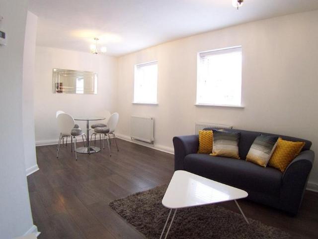2 bedroom flat to rent