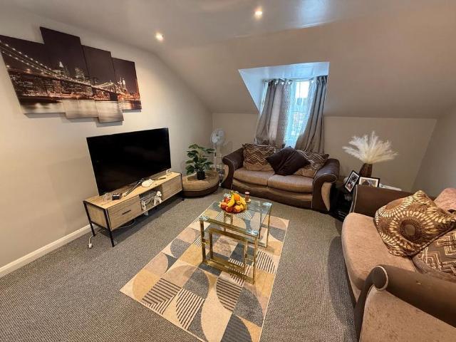 2 bedroom flat to rent