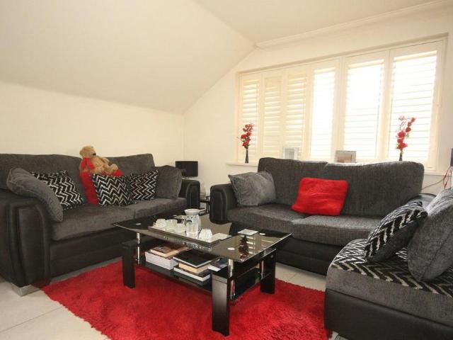 2 bedroom flat to rent