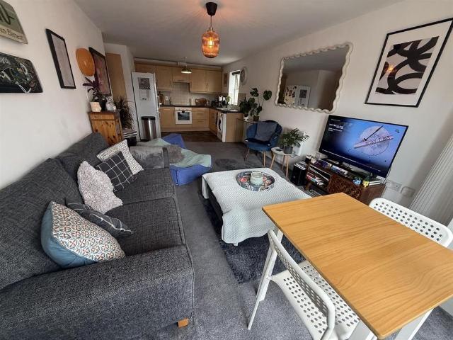 2 bedroom flat to rent